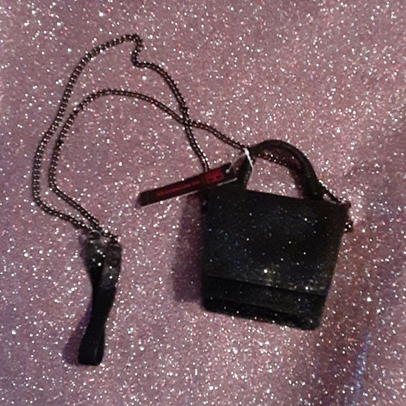 NO BOUNDARIES TULIP CROSSBODY BAG - Picture 2 of 9